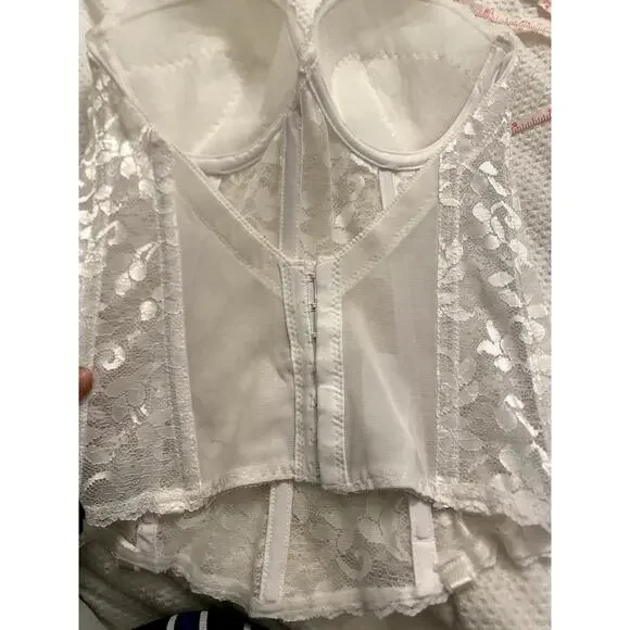 Carnival Vintage Lace White Bride Lingerie size 32C - Picture 4 of 7